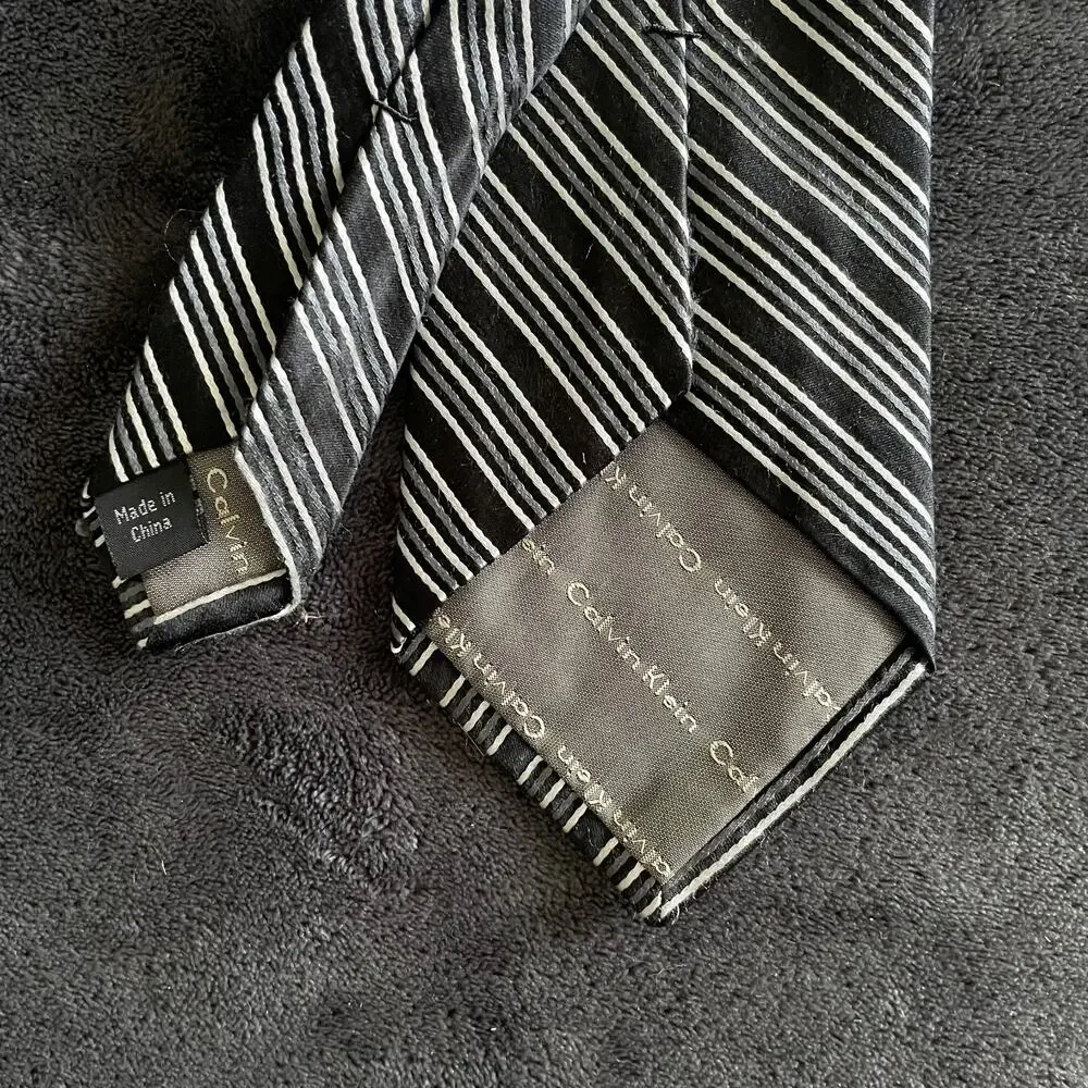 Calvin Klein Men's REPP Tie Handmade 100% Silk Handmade Black Grey